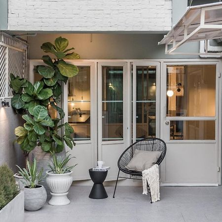 Aridom Designer Loft House Villa Bangkok Bagian luar foto