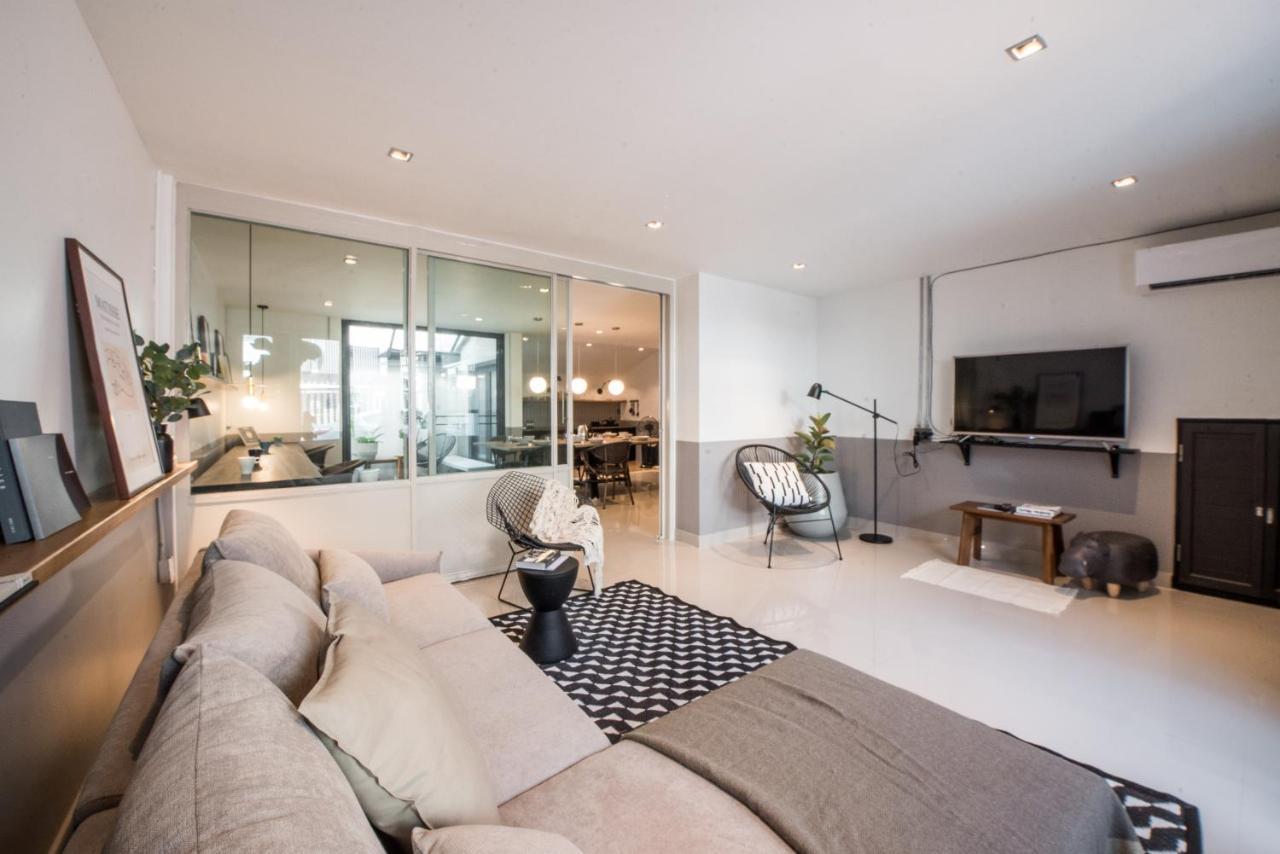 Aridom Designer Loft House Villa Bangkok Bagian luar foto